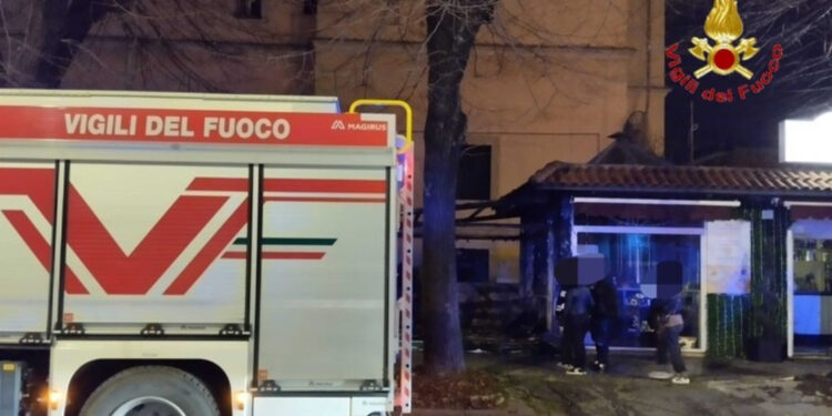 Centro scommesse rischia di andare a fuoco, non si esclude dolo