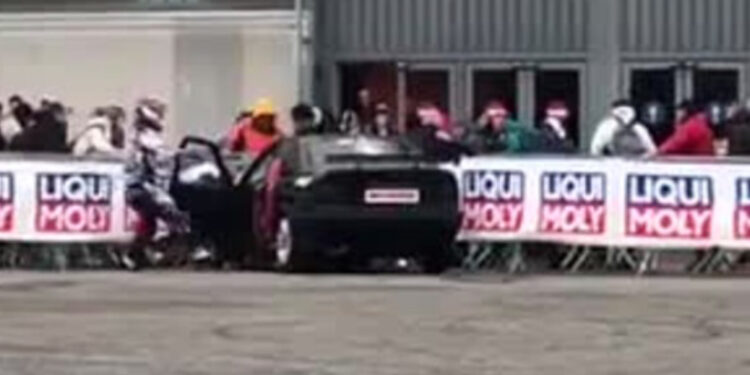 9 feriti al Motor Bike Expo a Verona, auto finisce sugli spettatori