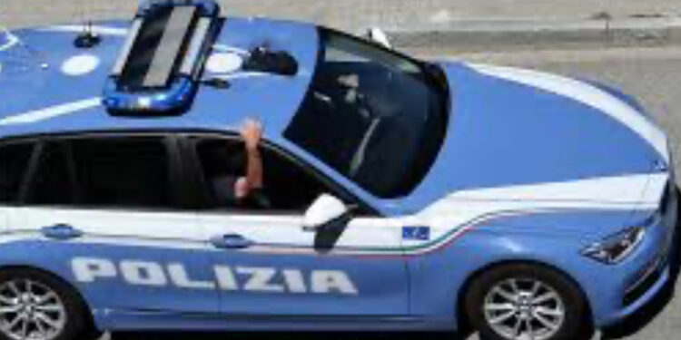 Napoli, numerosi arresti da parte della polizia. Blitz anticamorra