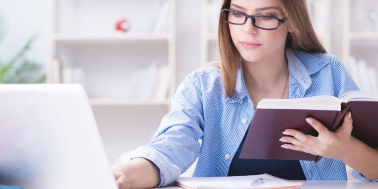 Mese cruciale di scadenze per i concorsi nel mondo scuola