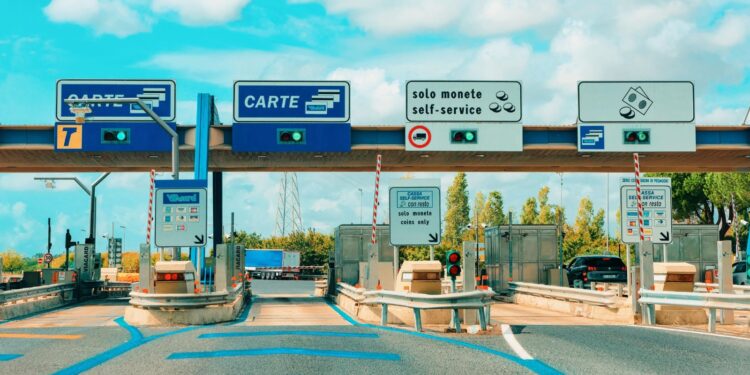 Aumento di 20 centesimi per il pedaggio sulla A3 Napoli-Salerno