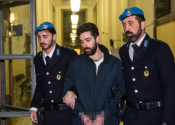 Al via il processo per rendere giustizia a Giulia Tramontano: Impagnatiello in lacrime, la famiglia di Giulia lascia l’aula