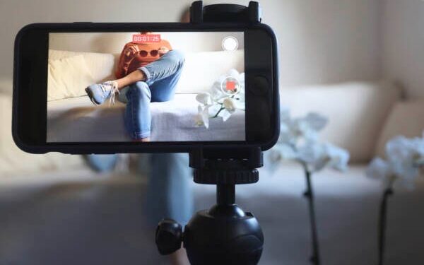 Stretta dell’Agcom sugli influencer: maggiore trasparenza nelle pubblicità
