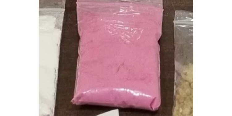 14enne sorseggia  una bevanda energetica e muore: Conteneva “Cocaina rosa “