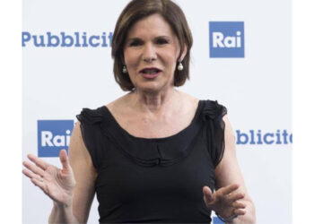 Il post shock dell’ex Vescovo contro Bianca Berlinguer: “Mi piacerebbe fosse aggredita e che le forze dell’ordine si girassero dall’altra parte”.
