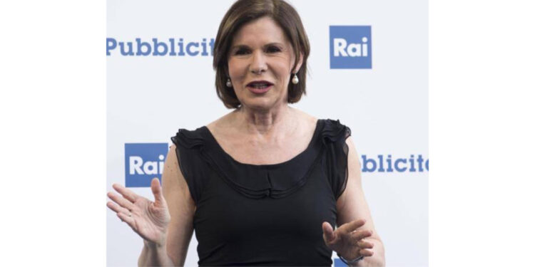 Il post shock dell’ex Vescovo contro Bianca Berlinguer: “Mi piacerebbe fosse aggredita e che le forze dell’ordine si girassero dall’altra parte”.