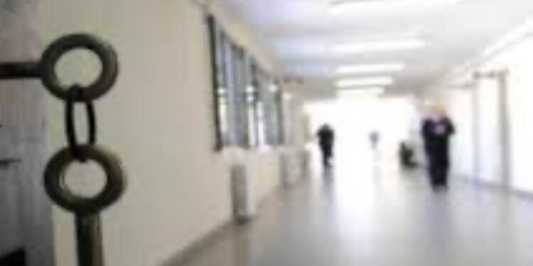 AIROLA, FURIOSA PROTESTA DI DUE DETENUTI STRANIERI NEL CARCERE MINORILE, PROTESTA IL SAPPE
