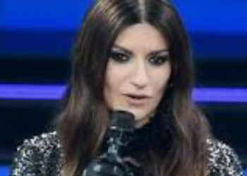 Spara 17 colpi di pistola perché gli vietano l’ingresso al concerto