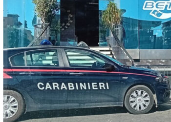 Rapina a mano armata nel napoletano, indagano i Carabinieri