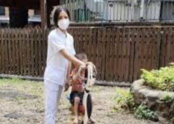 Due fratellini denutriti e con segni di morsi di topo sul corpo. Fermata la madre