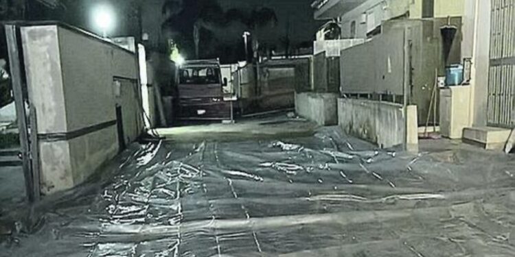 Diciassette mesi senza poter mettere piede in casa propria. La rabbia degli sfollati di Villaricca