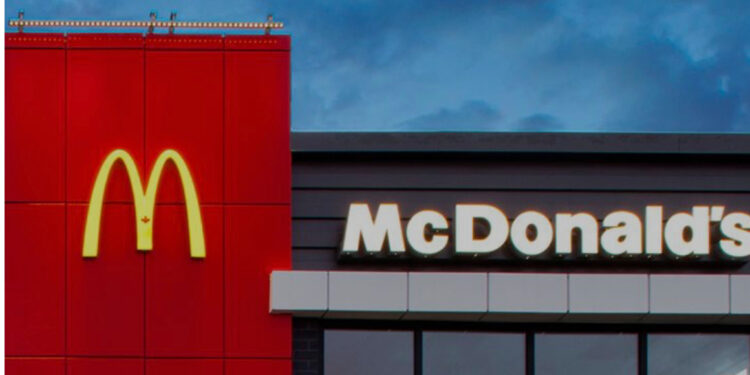 MCDONALD “DOWN”, PER UN GUASTO CHIUSI RISTORANTI IN TUTTO IL MONDO