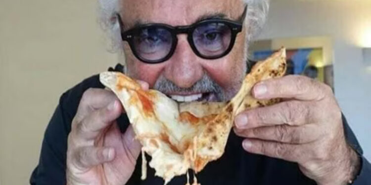 Briatore apre Crazy Pizza a Napoli e sfida Sorbillo