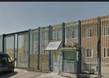 AVELLINO, ANCORA ALTA TENSIONE NEL CARCERE: UN DETENUTO INCENDIA UNA CELLA, UN ALTRO COLPISCE UN POLIZIOTTO PENITENZIARIO