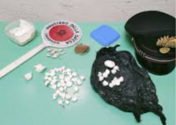 LIONI (AV) – SPACCIO DI STUPEFACENTI: COCAINA E HASHISH ACQUISTATA ANCHE CON CARTE PREPAGATE. I CARABINIERI ESEGUONO ORDINANZA DI CUSTODIA CAUTELARE EMESSA NEI CONFRONTI DI 3 INDAGATI