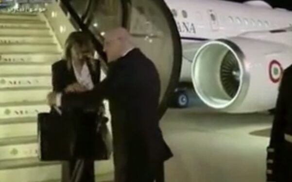 La gaffe del premier Libanese a Beirut, scambia la segretaria della Meloni per la Premier