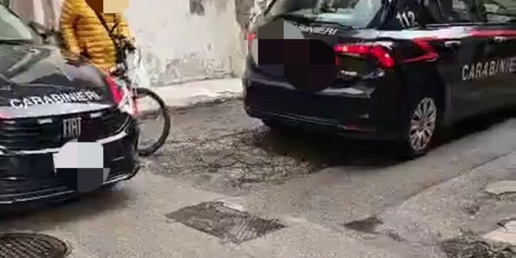 Smantellato, grazie a Pino Grazioli, un  negozio abusivo di alimenti avariati e sigarette di contrabbando