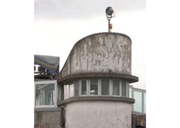 Arrestato Agente della Penitenziaria con Droghe e Accessori: Il Caso di Ariano Irpino