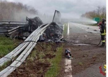 SI SCHIANTA A 250 KM/H CON LA FERRARI: TRAGEDIA PER IL FAMOSO DJ STYLE Q