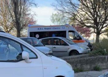 Uomo trovato morto in macchina a Scampia