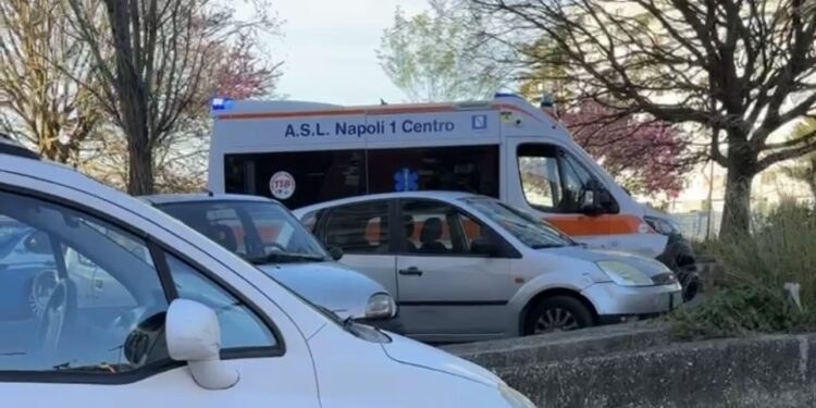 Uomo trovato morto in macchina a Scampia