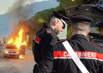 Rinvenuto il corpo di un uomo carbonizzato in un’auto a Castellammare di Stabia