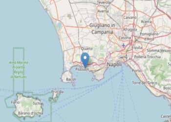 Trema ancora la terra ai Campi Flegrei: 17 scosse in poche ore, allerta gialla