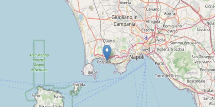 Trema ancora la terra ai Campi Flegrei: 17 scosse in poche ore, allerta gialla