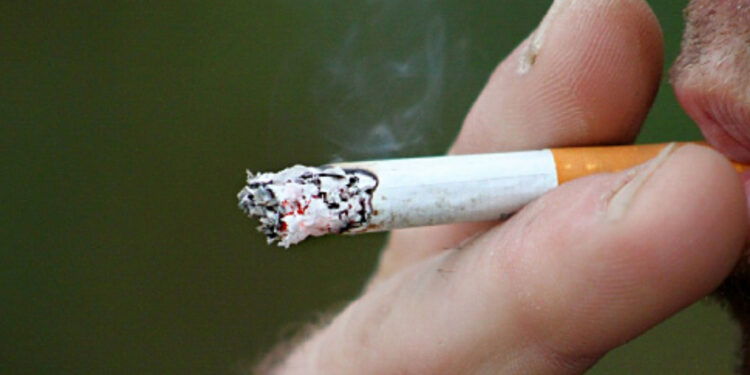 A MILANO SARÀ VIETATO FUMARE ALL’APERTO: IN ARRIVO MULTE DI OLTRE 200 EURO