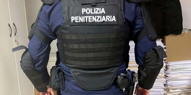 SALERNO: POLIZIA PENITENZIARIA SVENTA EVASIONE DAL CARCERE DI FUORNI