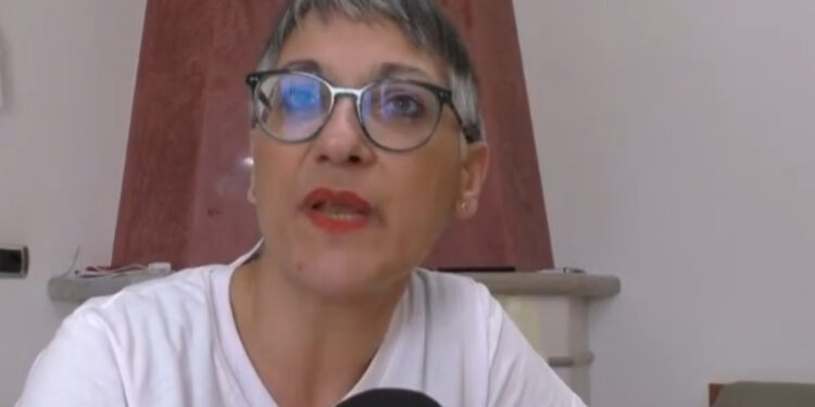 MAMMA CHIEDE DI ACCOMPAGNARE LA FIGLIA DISABILE E CON EPILESSIA IN GITA MA LA SCUOLA DICE NO.POI L’ISTITUTO ANNULLA LA GITA