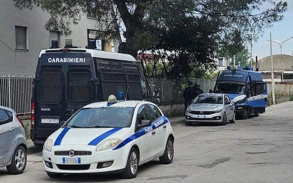 Via i Camorristi dagli Alloggi Popolari: Arzano Mette Fine all’Abusivismo