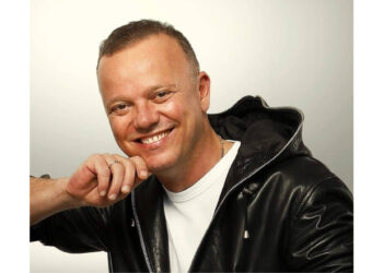 Gigi D’Alessio: Da Cantautore a Dottore, un percorso di successo  e ispirazione