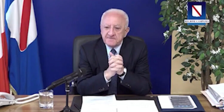 Vincenzo De Luca Ironizza sui Vip Scelti dalla Meloni: Pupo, Iva Zannicchi e il Prete con la Frangetta