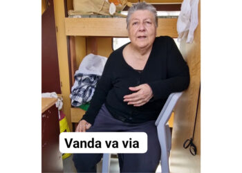 Vanda pensa di andar via dalla roulotte