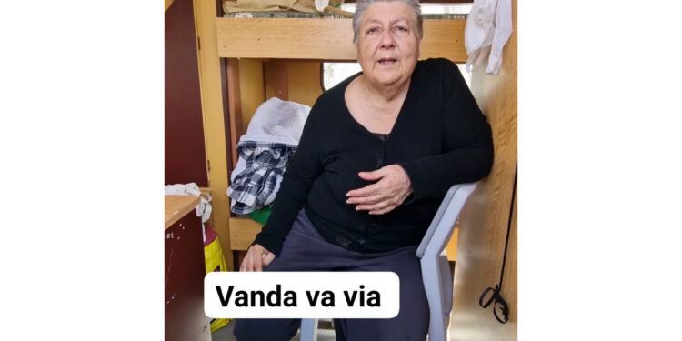 Vanda pensa di andar via dalla roulotte