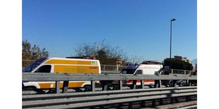 Grave Incidente Stradale sull’Asse Mediano a Qualiano: Due Morti