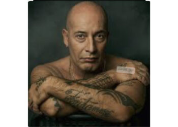 Concerto Gratuito di Ciccio Merolla nel Cuore di Napoli: Un’Esperienza Unica per i Fan