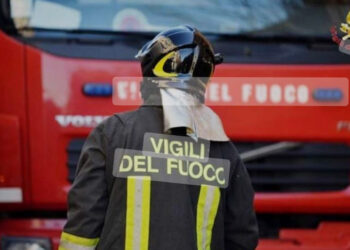 Paura a Portici: Incendio devasta  un’Abitazione in Via Cristoforo Colombo