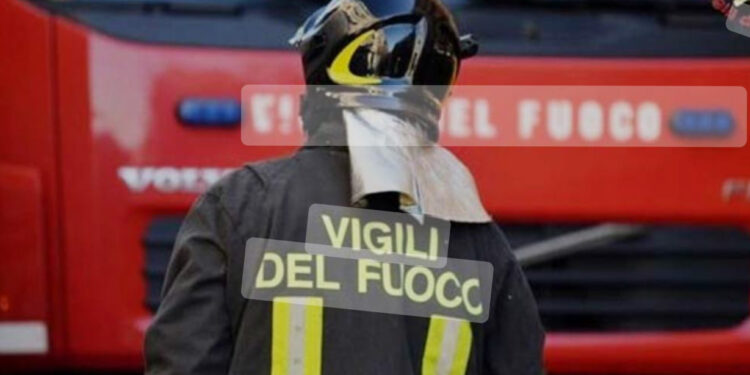 Paura a Portici: Incendio devasta  un’Abitazione in Via Cristoforo Colombo