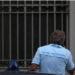 BENEVENTO, RIVOLTA NEL CARCERE: DETENUTI DEVASTANO CELLE E SEZIONE DETENTIVA, PRENDONO IN OSTAGGIO AGENTI, DUE IN OSPEDALE