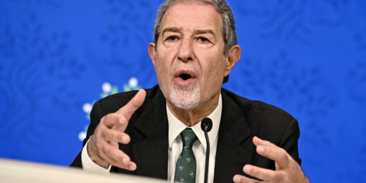 Campi Flegrei: Il Ministro Musumeci esclude il sismabonus e valuta soluzioni alternative