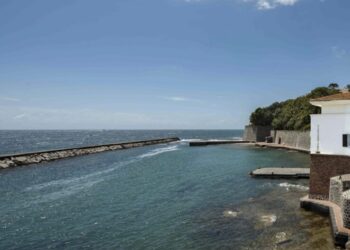 Tragedia in mare a Posillipo: una ragazza perde la vita in un incidente con il kayak