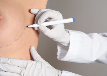 Protesi al Seno per Fini Estetici: Il Ministero della Salute Ribadisce il Divieto per Under 18