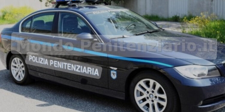 NAPOLI: POLIZIOTTI PENITENZIARI FERMANO INDIVIDUI DURANTE IL TENTATIVO DI FURTO DI MOTOVEICOLI.