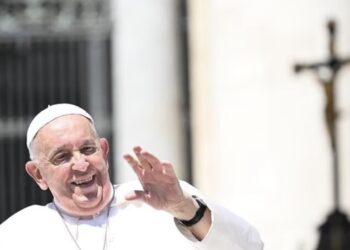 Il Papa incontra comici da tutto il mondo: “Si può ridere anche di Dio”