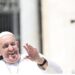 Il Papa incontra comici da tutto il mondo: “Si può ridere anche di Dio”