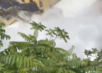 Rottura della condotta idrica: evacuate due famiglie, chiusi un ristorante e una spiaggia