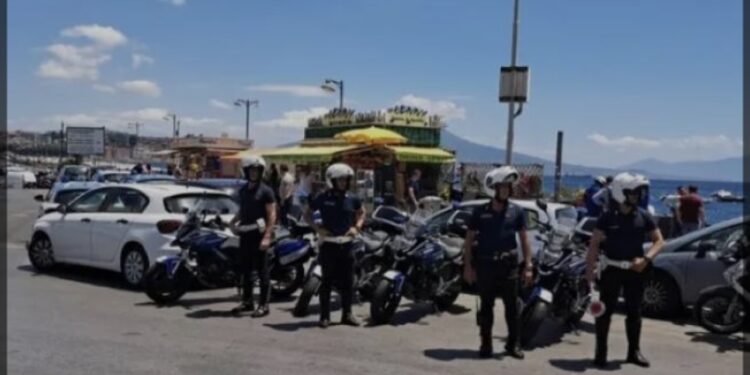 Napoli, sigilli solo per cinque chioschi del Lungomare: erano abusivi in diciotto