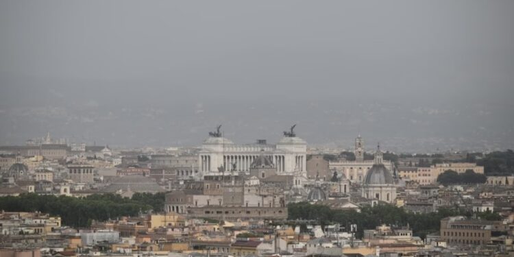 Cielo giallo cosa sta succedendo? La scienza ci spiega il fenomeno